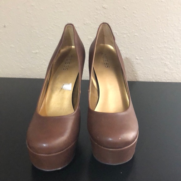 Brown Guess heels - Picture 2 of 4